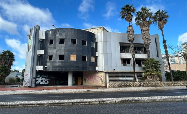 CUSHMAN & WAKEFIELD SELLS FORMER LUSITANA BREWERY BUILDING IN CARNAXIDE