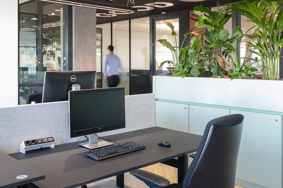 HMS Skyport work desk