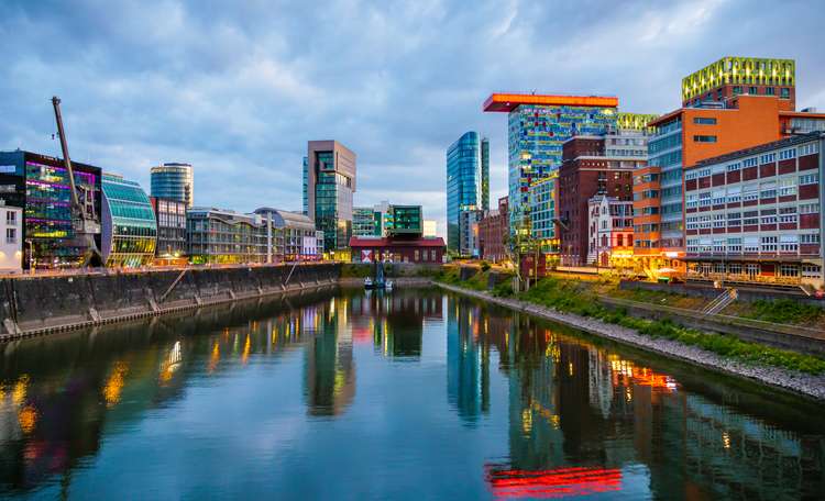 Duesseldorf Hafen AdobeStock_512872813