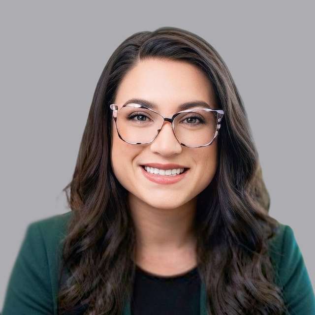 Alyssa Van Natta's Headshot.png