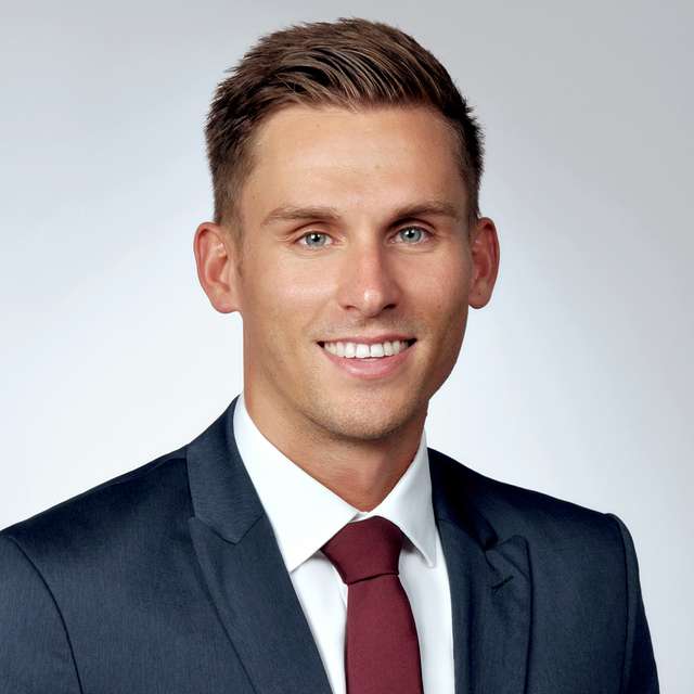 Zima Ralph_Headshot