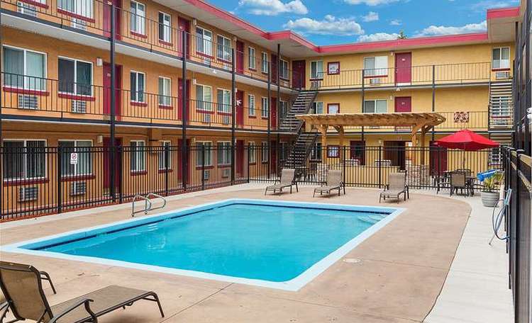 Newport Square Apartments.jpg