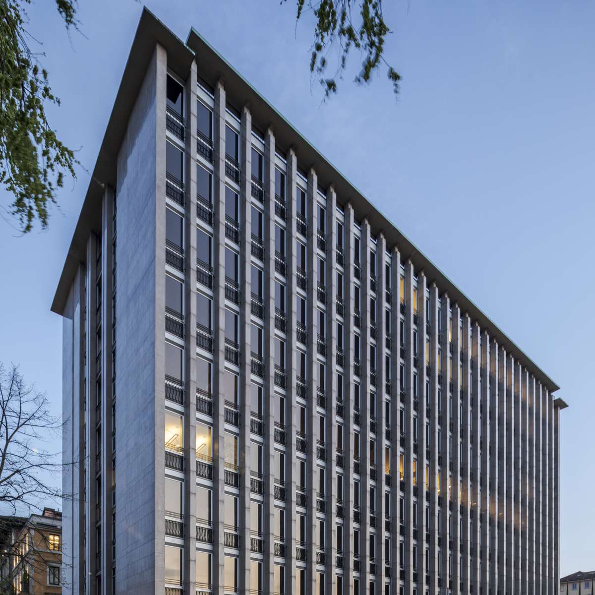 Via Paleocapa MIlano.jpg