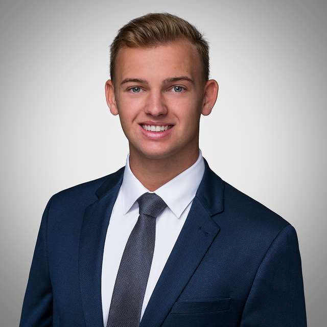 Brand-Fabrice_quadratisch Headshot 