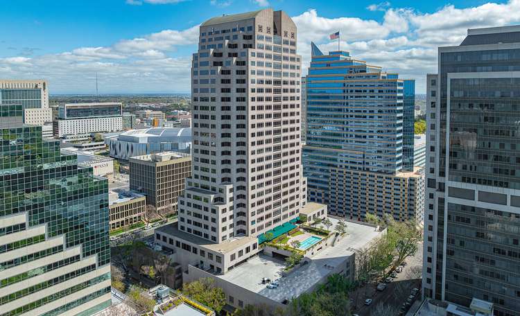 Deloitte 400 Capitol Mall.jpg