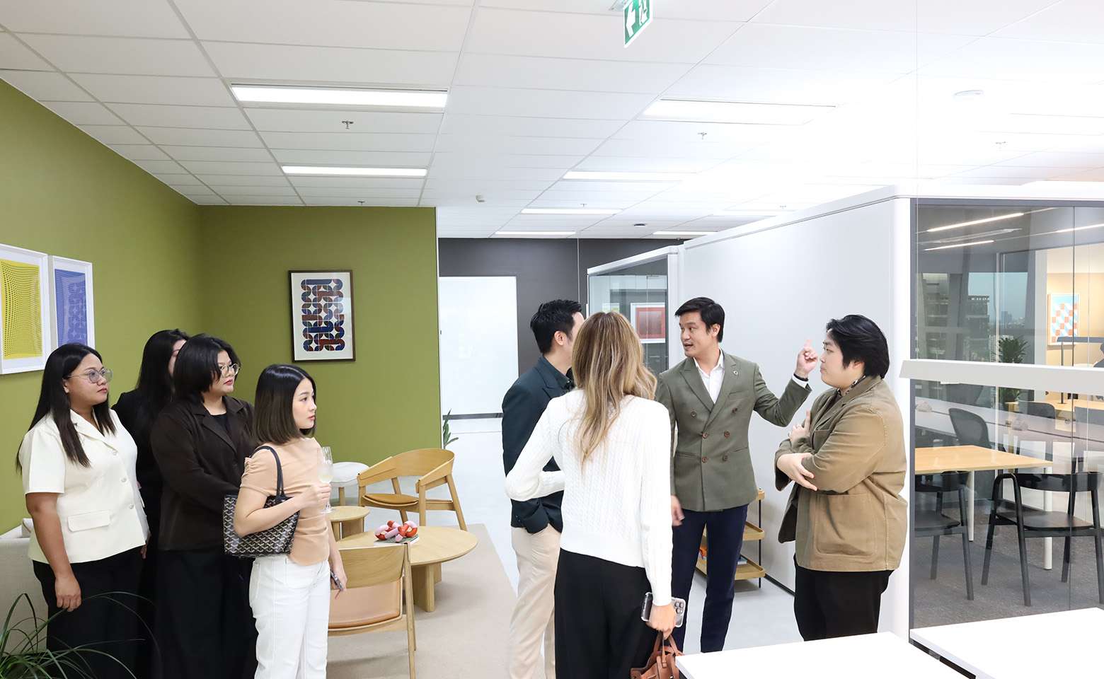 Chanintr Living-2.jpg