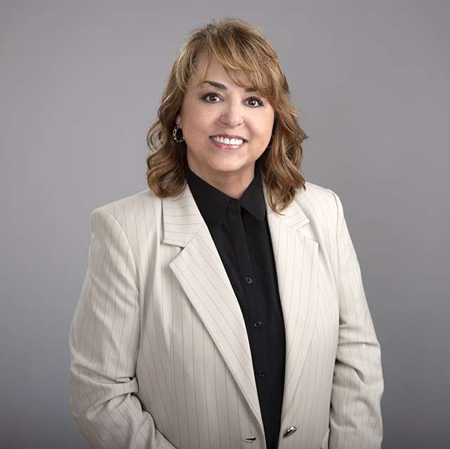 Tracy Law Headshot 2024.jpg