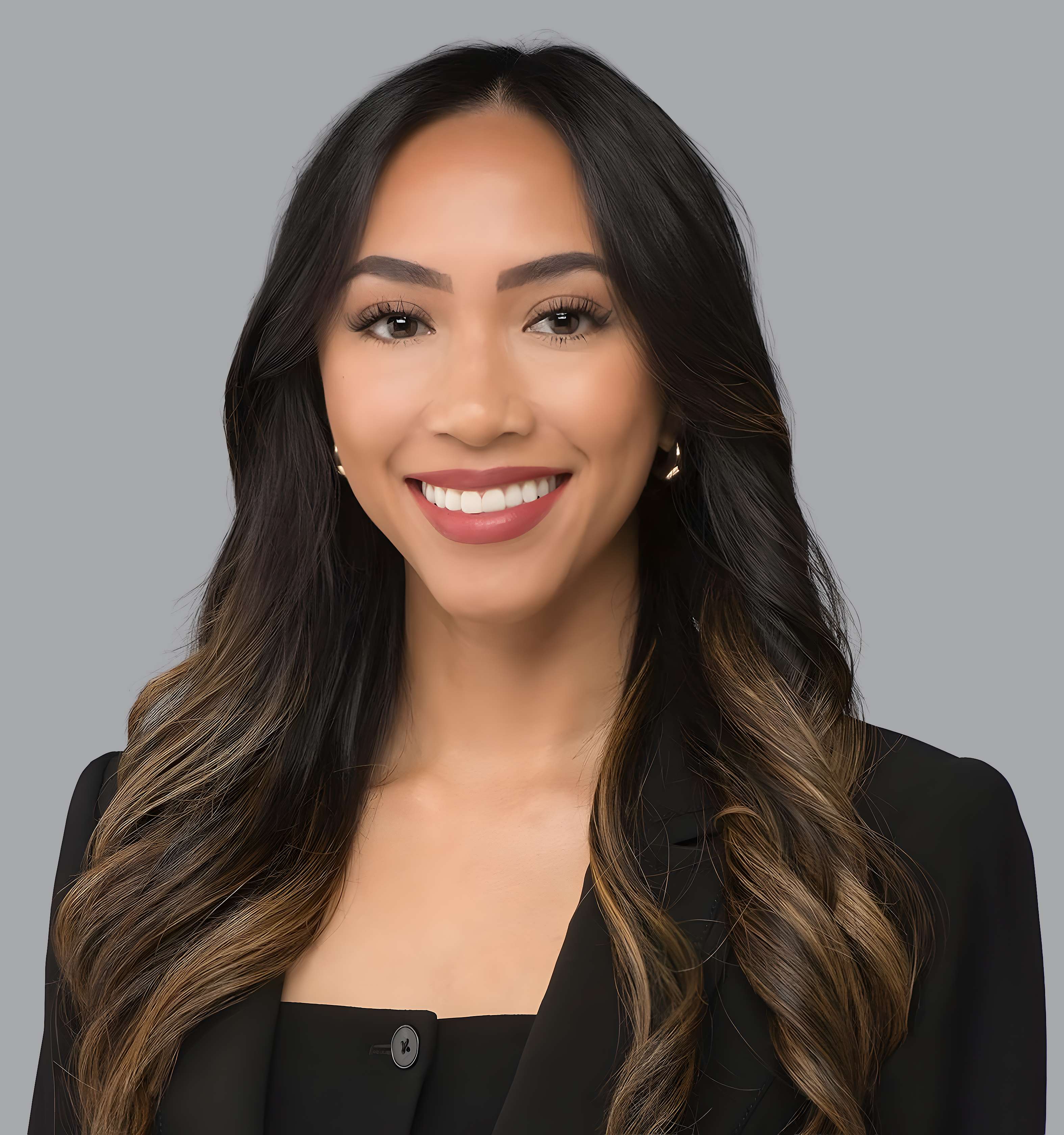 Singson_Leslie PHO-V1-[C&W-Grey-640-x-640].jpg