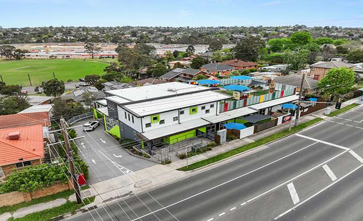 54 thompsons road bulleeen_card.jpg