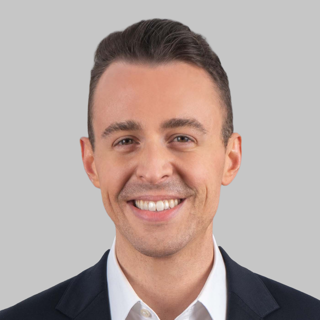 Garrett Derderian headshot (1).png