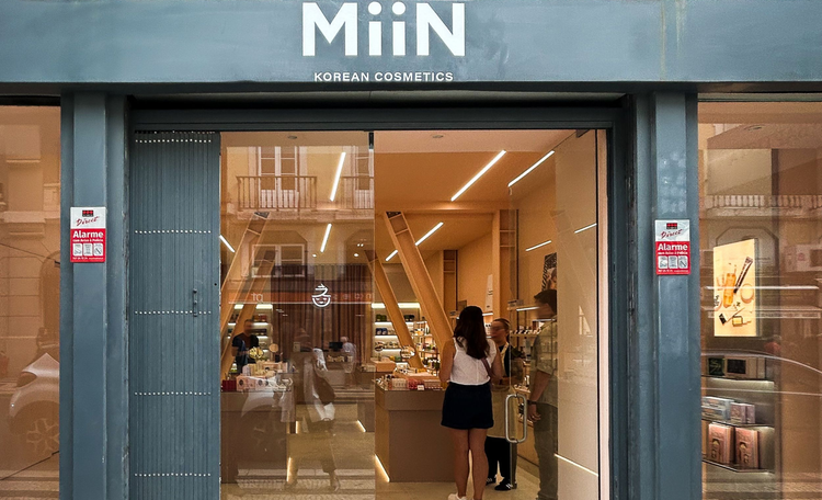 Cushman & Wakefield supports the opening of the first MiiN Cosmetics store in Portugal