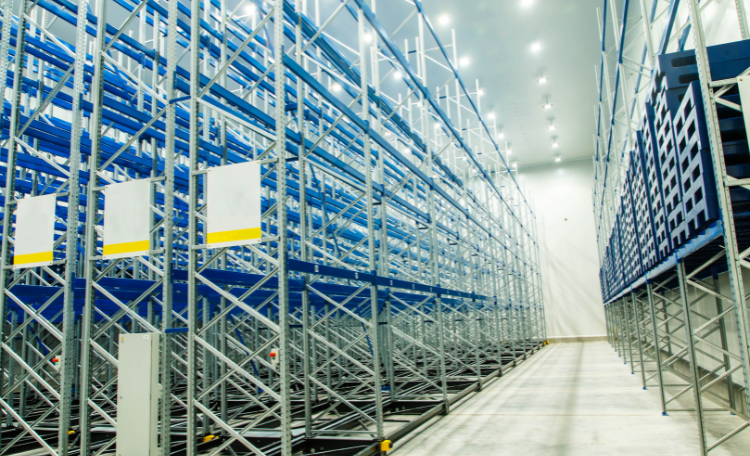 Logistics warehouses: why go vertical with your stock?