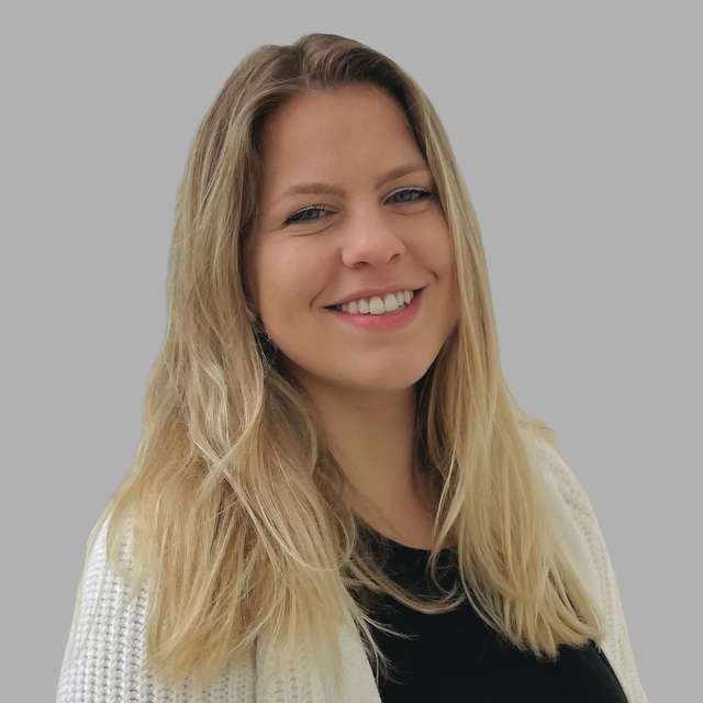 Phoebe Schmidt.jpg